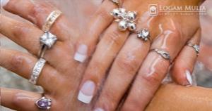 Cara Mencuci Perhiasan Emas dengan Menggunakan Sabun Cuci Piring