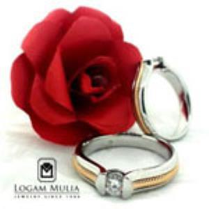 3. Wanita yang Gemar Bersosialisasi (Supel)