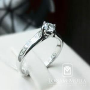 1. Cincin Solitaire (Bermata Satu)