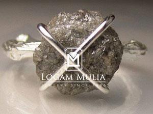 6. Cincin Bongkahan Berlian