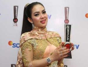 1. Syahrini