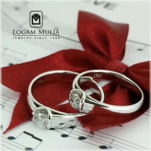 Alasan Mengapa Menggunakan Emas Putih sebagai Cincin Kawin dalam Pernikahan