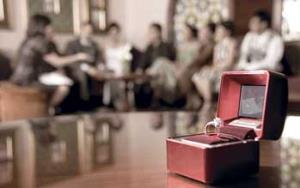 1. Berbagi Kebahagian dengan Orang Sekitar