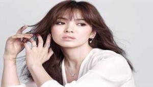 1. Memakai Perhiasan Sepanjang Waktu