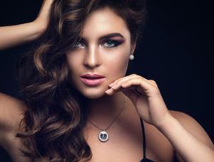 Sedikit Perhiasan di Tubuh