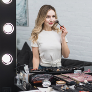 4. Mengaplikasikan make-up